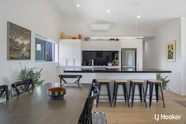 Photo of property in 22 Surfers Avenue, Waihi Beach, 3611