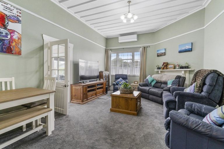 Photo of property in 12 High Street, Bulls, 4818