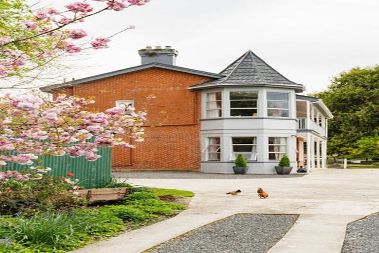 Photo of property in 108 Limeworks Road, Circle Hill, Milton, 9291