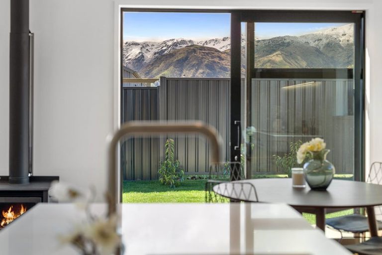 Photo of property in 51 Gillespie Street, Lake Hawea, 9382