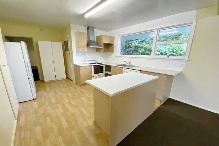 Photo of property in 6 Clonbern Place, Upper Riccarton, Christchurch, 8041