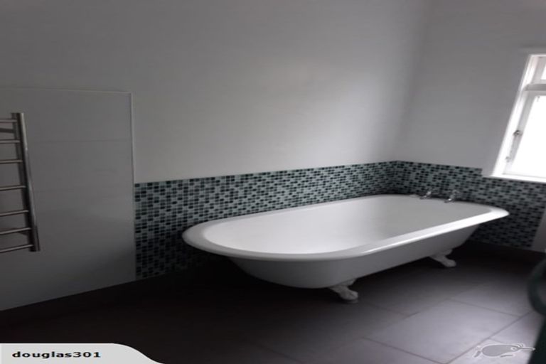 Photo of property in 130 Pikarere Street, Titahi Bay, Porirua, 5022