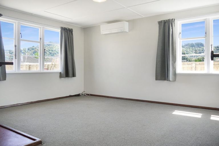 Photo of property in 13-15 Gillespie Street, Taita, Lower Hutt, 5011