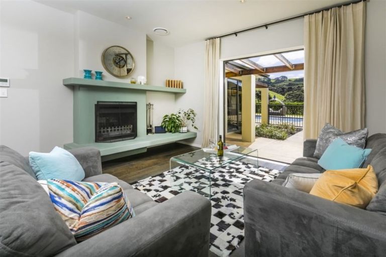 Photo of property in 1030 Peak Road, Helensville, 0875