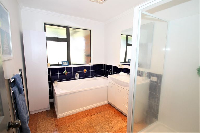 Photo of property in 16 Hogan Place, Fairfield, Dunedin, 9018