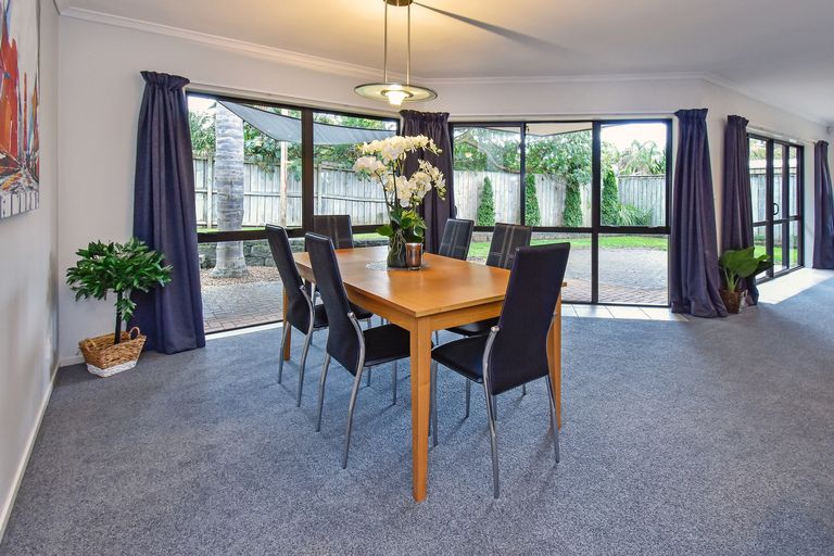 Photo of property in 7 Crannich Place, Wattle Downs, Auckland, 2103