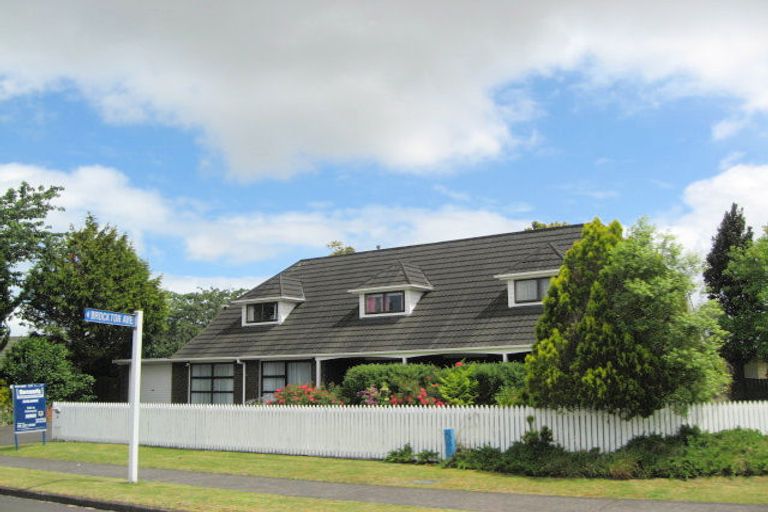 Photo of property in 2 Riksha Place, Conifer Grove, Takanini, 2112