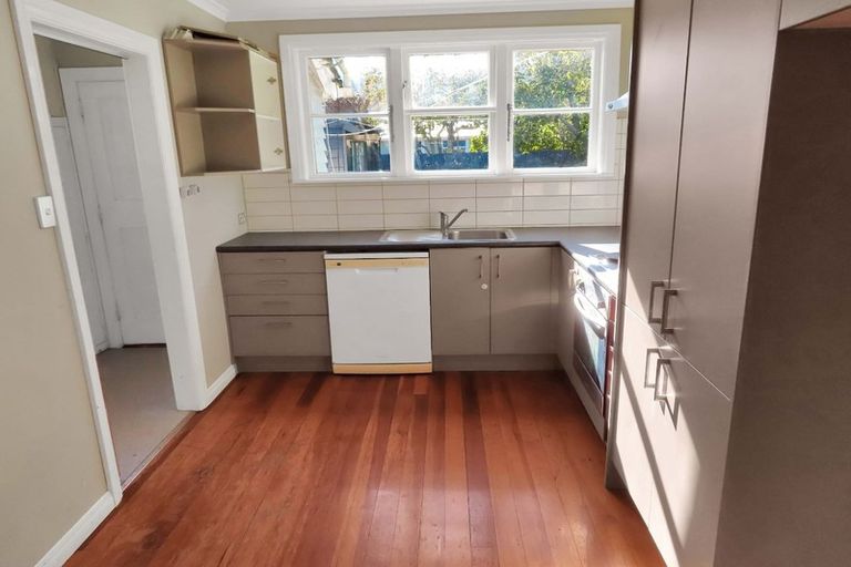 Photo of property in 10 Dempsey Street, Naenae, Lower Hutt, 5011