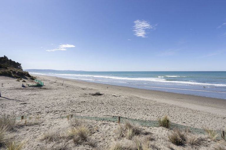 Photo of property in 84 Queens Avenue, Waikuku Beach, 7402