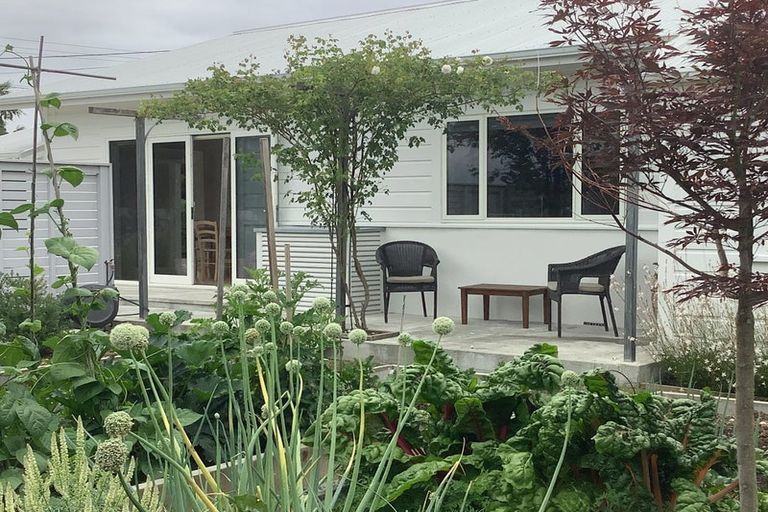 Photo of property in 2 Naples Street, Martinborough, 5711