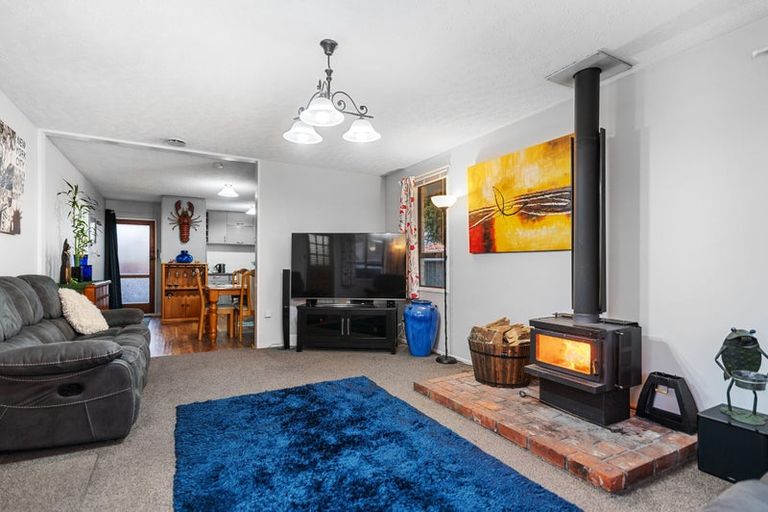 Photo of property in 2/8a Salford Avenue, Redwood, Christchurch, 8051