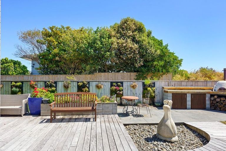 Photo of property in 131 Manly Street, Paraparaumu Beach, Paraparaumu, 5032