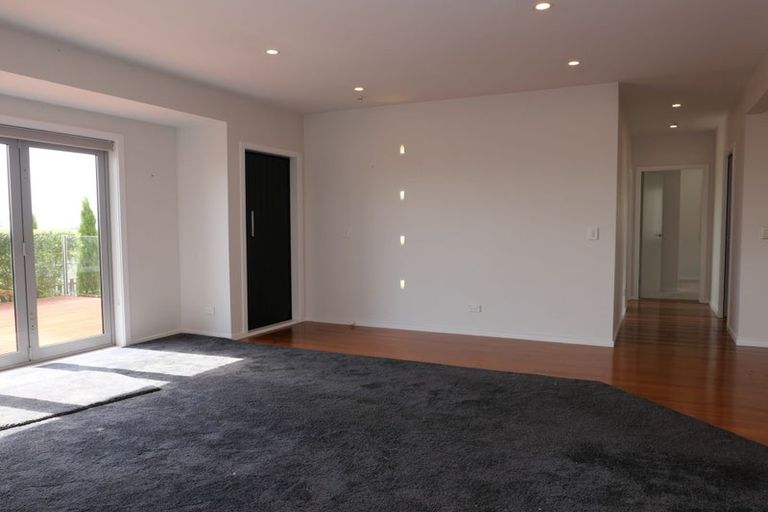 Photo of property in 11 Kotare Street, Waikanae, 5036