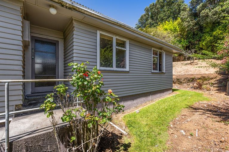 Photo of property in 28 Whakawhiti Street, Marfell, New Plymouth, 4310
