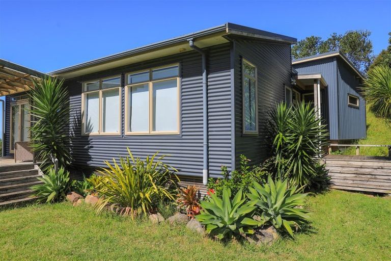 Photo of property in 56 Waihirere Drive, Tuateawa, Coromandel, 3583