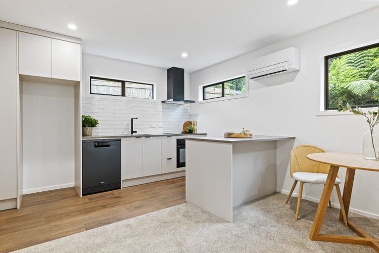 Photo of property in 11 Marina Grove, Frankleigh Park, New Plymouth, 4310