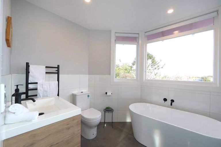 Photo of property in 10 Lincoln Road, Bluff Hill, Napier, 4110