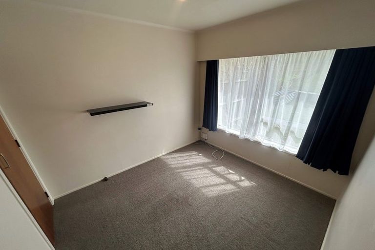Photo of property in 1/16a Diana Drive, Glenfield, Auckland, 0627