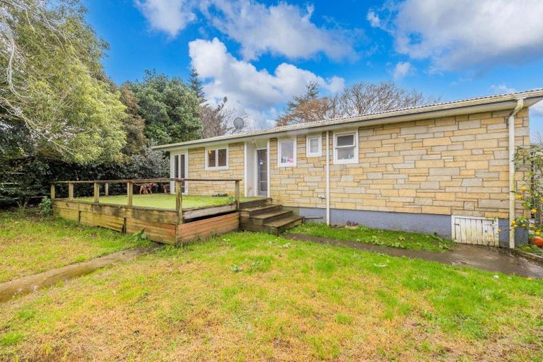 Photo of property in 22 Solo Place, Manurewa, Auckland, 2102