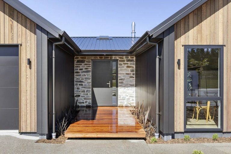 Photo of property in 14 Moonstone Street, Albert Town, Wanaka, 9305