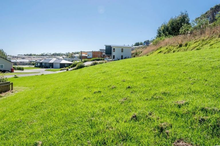 Photo of property in 7 Hihi Place, Waikanae, 5036
