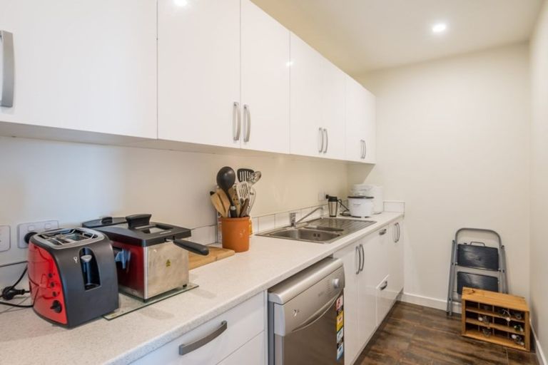 Photo of property in 100 Harakeke Road, Te Horo, Otaki, 5581