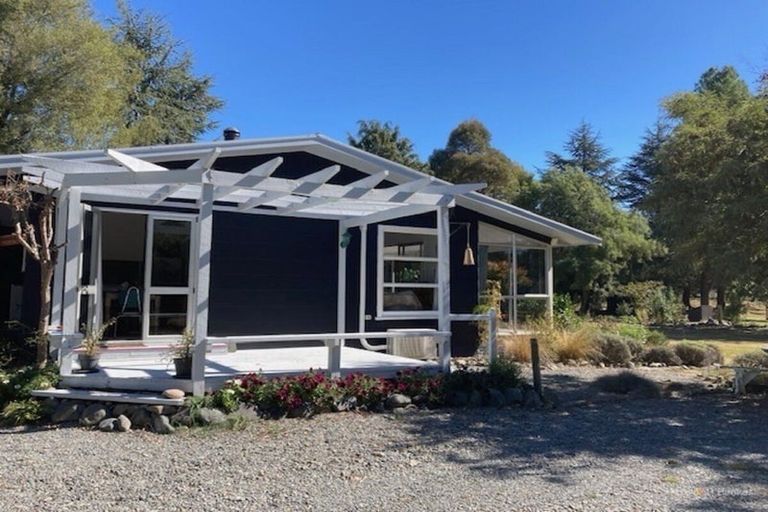 Photo of property in 21 Pleasant Valley Road, Geraldine, 7991