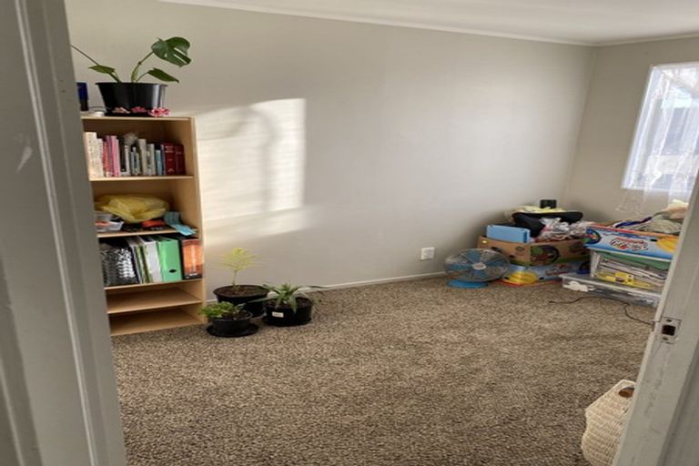 Photo of property in 2/11 Etherton Drive, Weymouth, Auckland, 2103