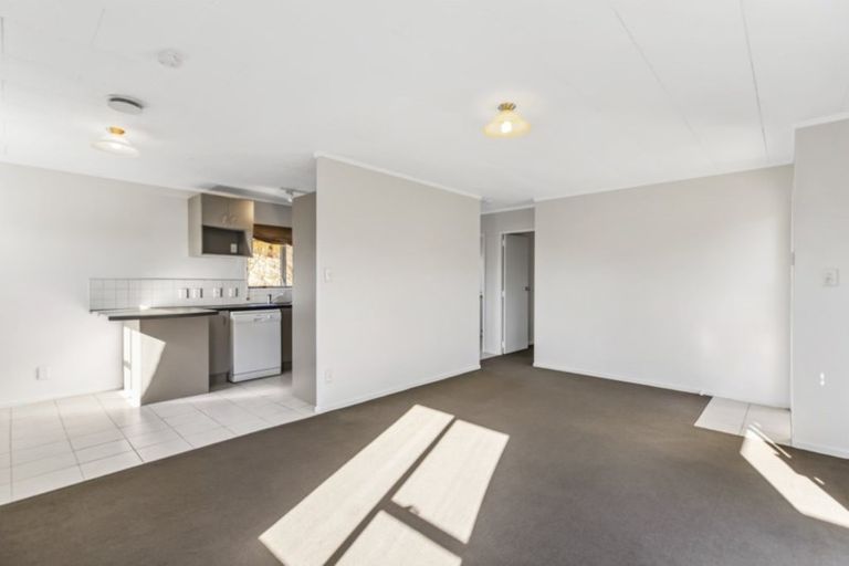Photo of property in 2/8 Helena Street, Massey, Auckland, 0614