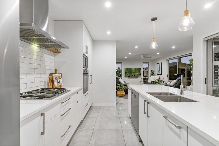 Photo of property in 30 Kuru Place, Papamoa, 3118