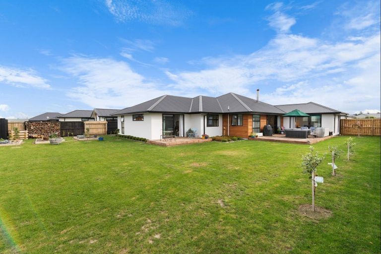 Photo of property in 17 Suffolk Drive, Kirwee, 7571