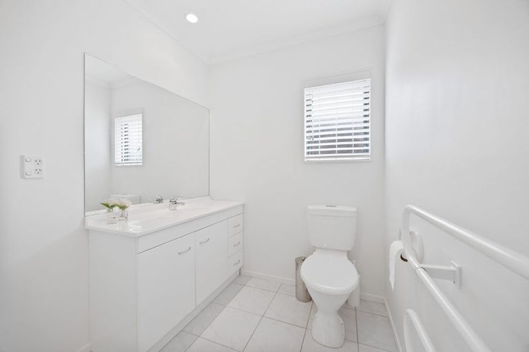 Photo of property in 9 Starlight Cove, Hobsonville, Auckland, 0618