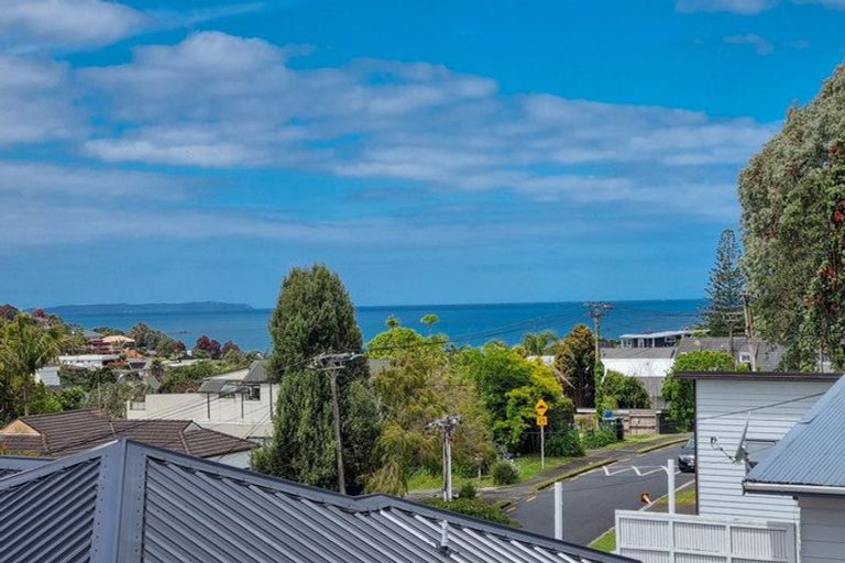 Photo of property in 1/52 Beulah Avenue, Rothesay Bay, Auckland, 0630