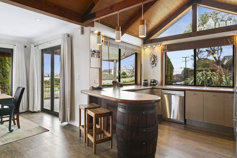 Photo of property in 35 Chesham Avenue, Waipahihi, Taupo, 3330