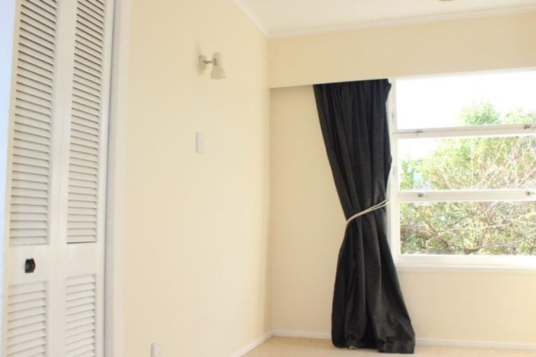 Photo of property in 15 Catalina Crescent, Forrest Hill, Auckland, 0620