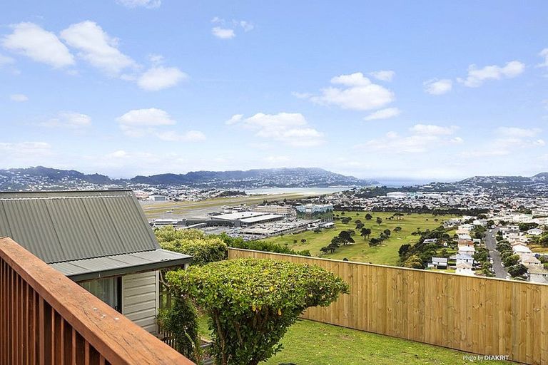 Photo of property in 6 Kekerenga Street, Strathmore Park, Wellington, 6022