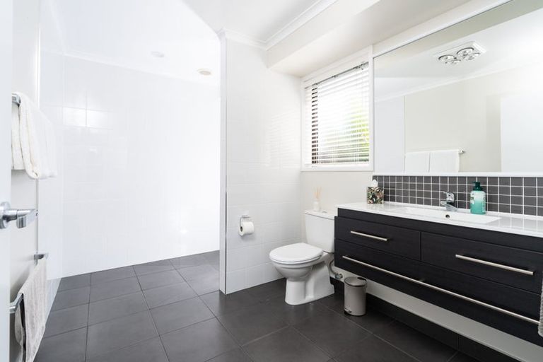 Photo of property in 3 Mcgregor Place, Paraparaumu, 5032