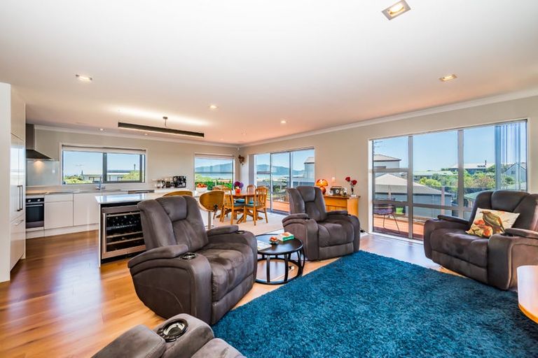 Photo of property in 173 Weggery Drive, Waikanae Beach, Waikanae, 5036