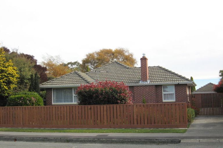 Photo of property in 10b Middlepark Road, Sockburn, Christchurch, 8042