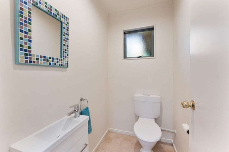 Photo of property in 243 Te Moana Road, Waikanae, 5036