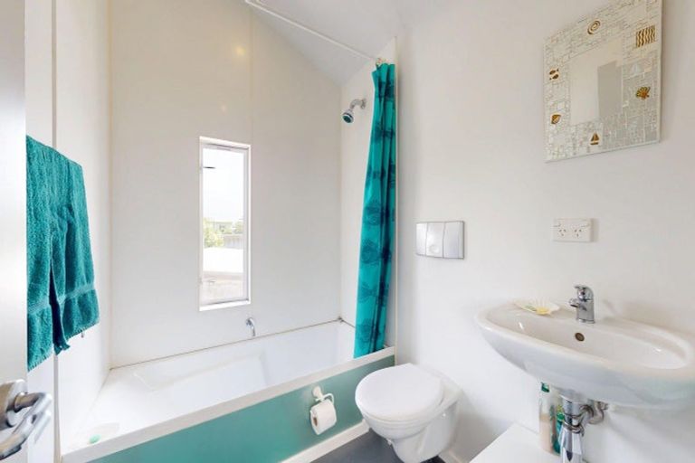 Photo of property in 30 Kent Avenue, Waitarere Beach, Levin, 5510