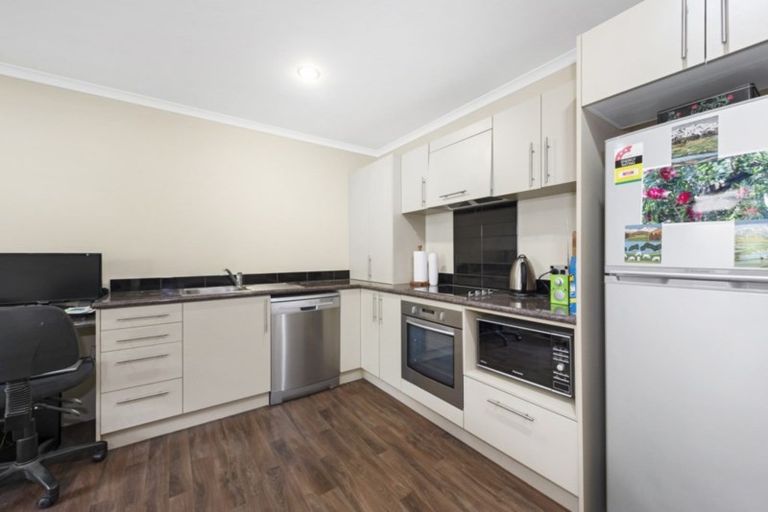 Photo of property in 10/31 Jones Crescent, Melville, Hamilton, 3206