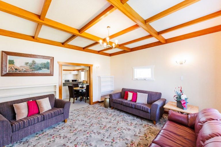 Photo of property in 19 Brightwater Terrace, Terrace End, Palmerston North, 4410
