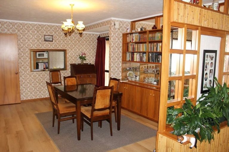 Photo of property in 10 Awanui Drive, Waikanae, 5036