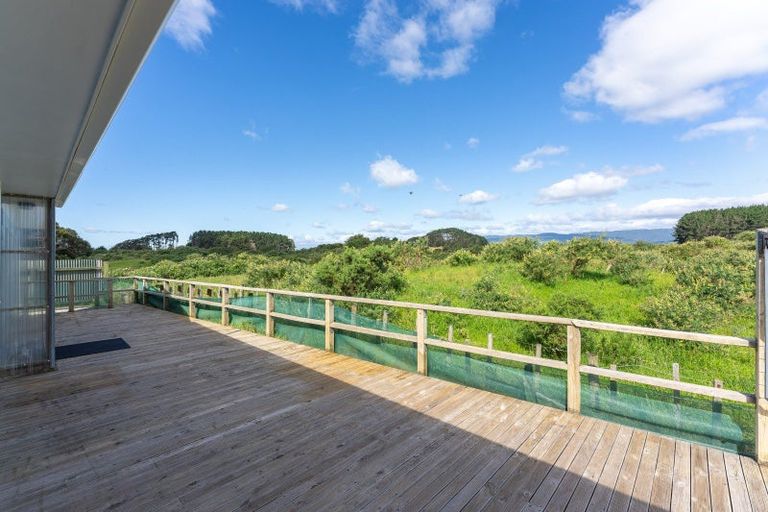 Photo of property in 13 Simcox Street, Otaki Beach, Otaki, 5512