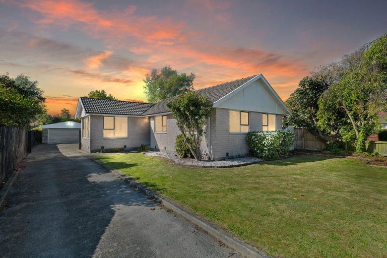 Photo of property in 62 Oakley Crescent, Hornby, Christchurch, 8042