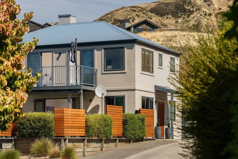 Photo of property in 77 Meadowstone Drive, Wanaka, 9305
