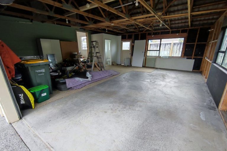 Photo of property in 47 Meadowood Drive, Unsworth Heights, Auckland, 0632