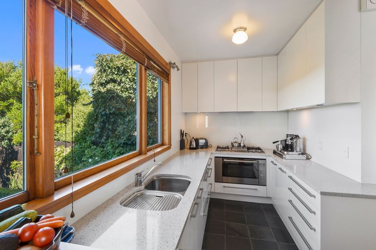 Photo of property in 5 Hackthorne Road, Cashmere, Christchurch, 8022