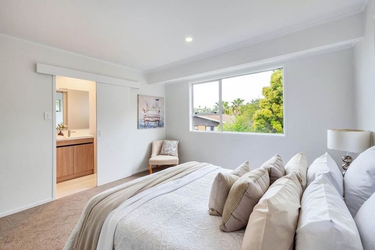 Photo of property in 5 Naviti Place, Browns Bay, Auckland, 0630